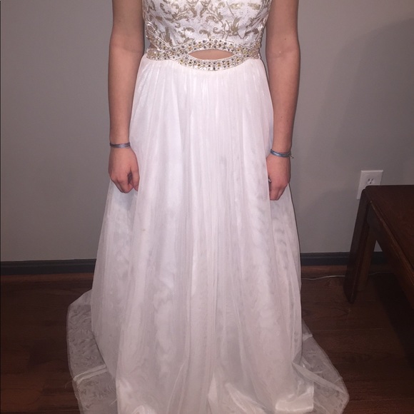 B. Darlin White Long Prom Dress - Picture 8 of 8